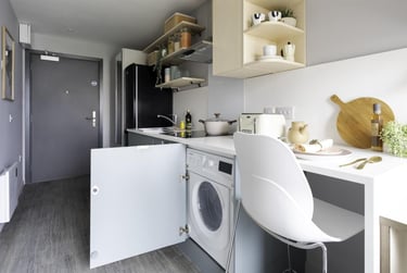 1 bed studio, Cathedral Street, City Centre, Glasgow, BN24GA - Image 2